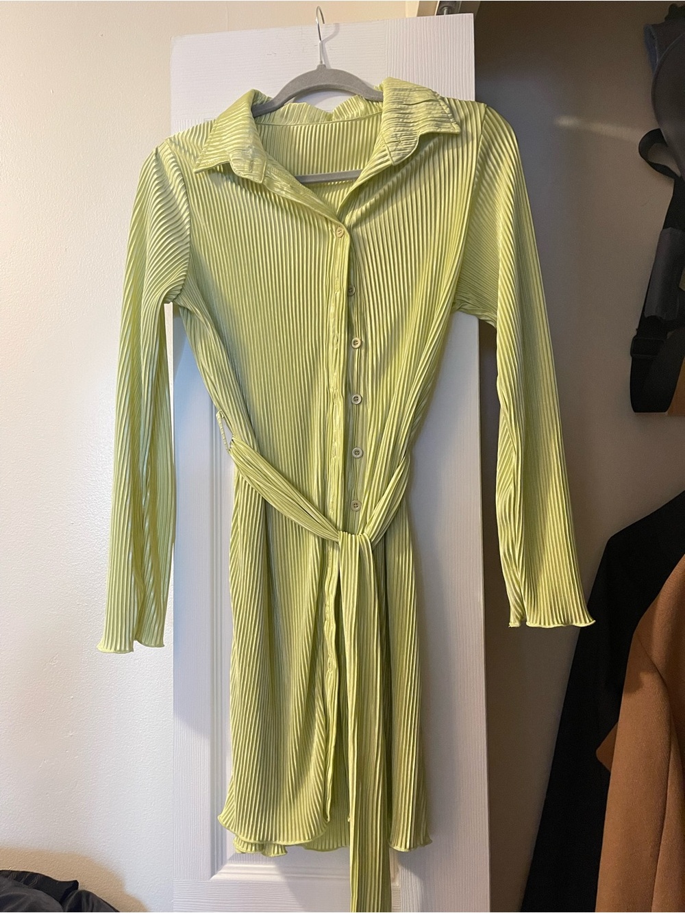 Pleated Button-Front Mini Dress with Self-Tie Waist - Light Lime